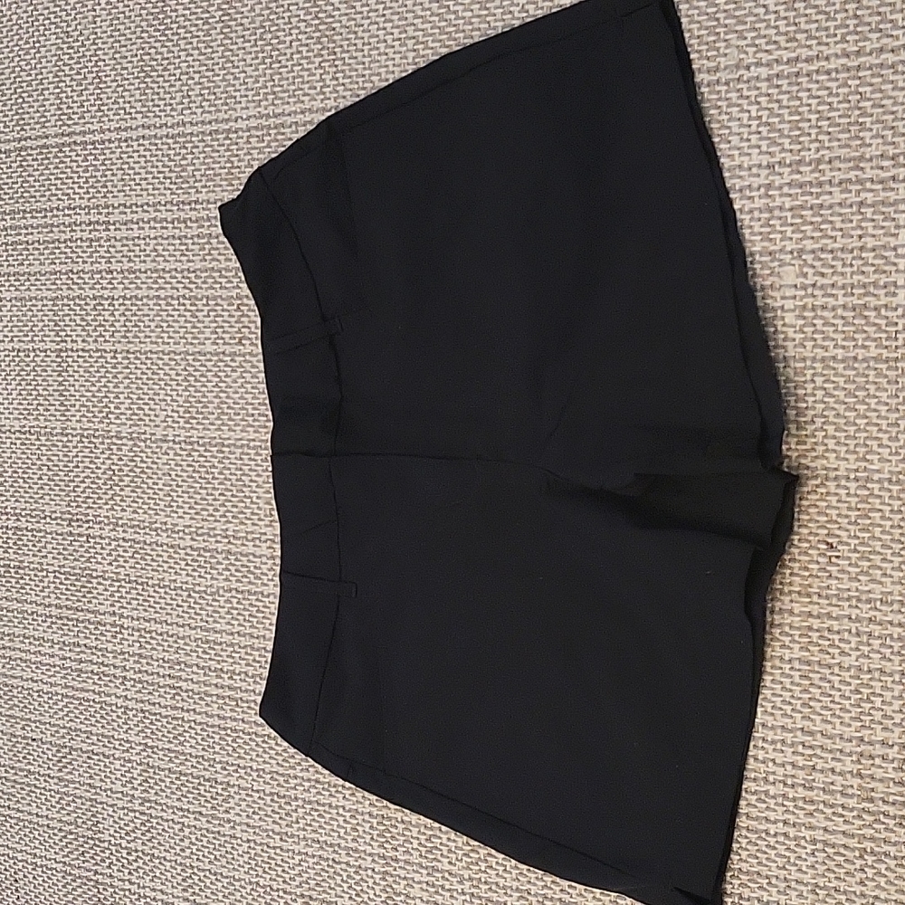 Willit Size 4 Shorts, *Like New, Black
